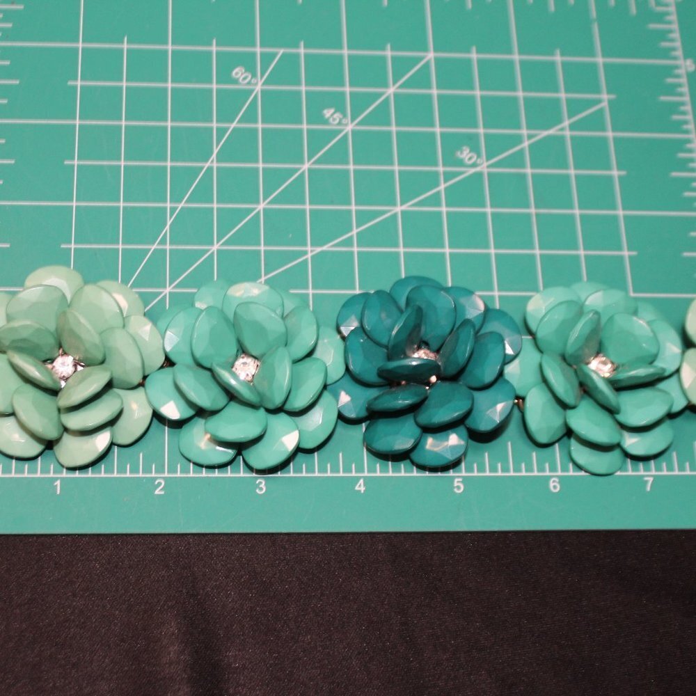 Turquoise Floral Two-Tone Statement Necklace - Picture 11 of 13